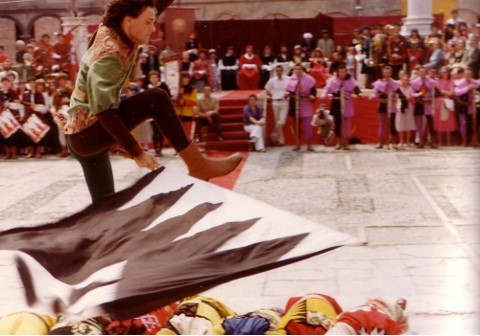 Spettacolo sbandieratori di Gubbio 1980