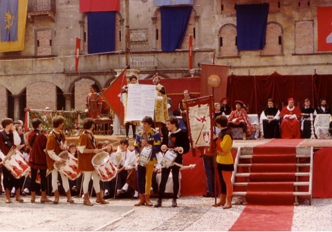 Gruppo sbandieratori di Gubbio 1980