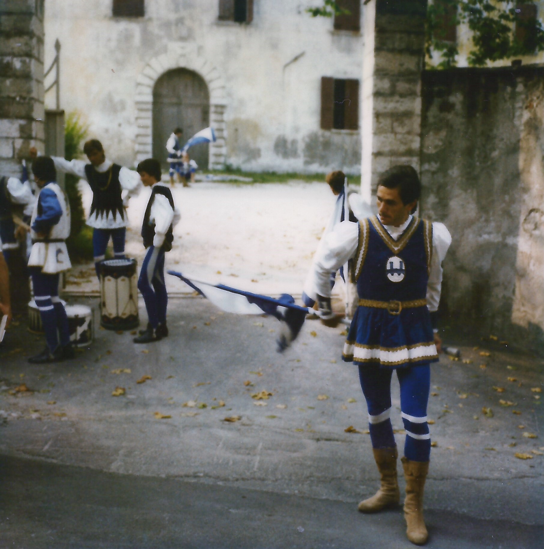 Sbandieratori di Rione Bianco 1981