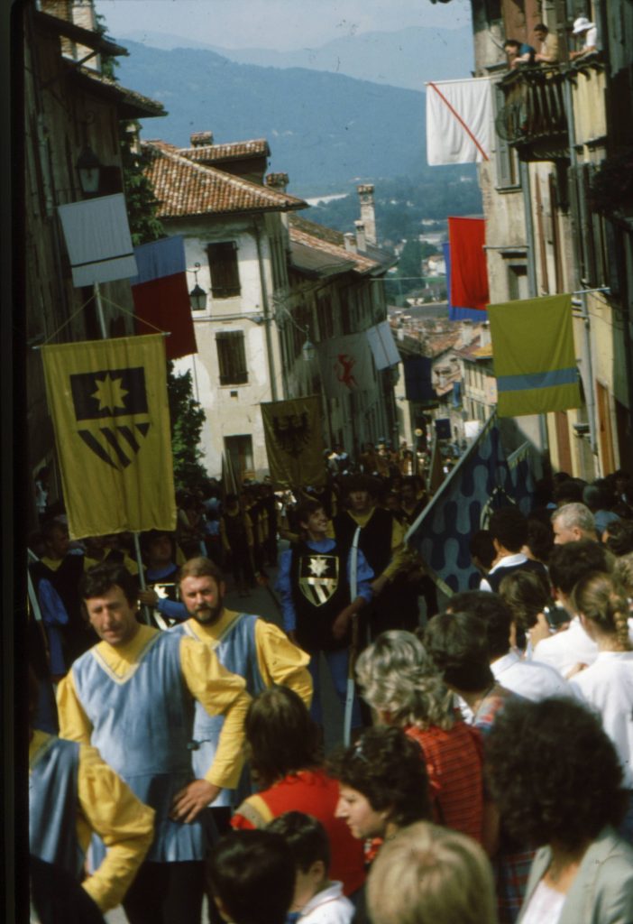 Corteo dei quartieri Castello, Duomo e Port'Oria 1982