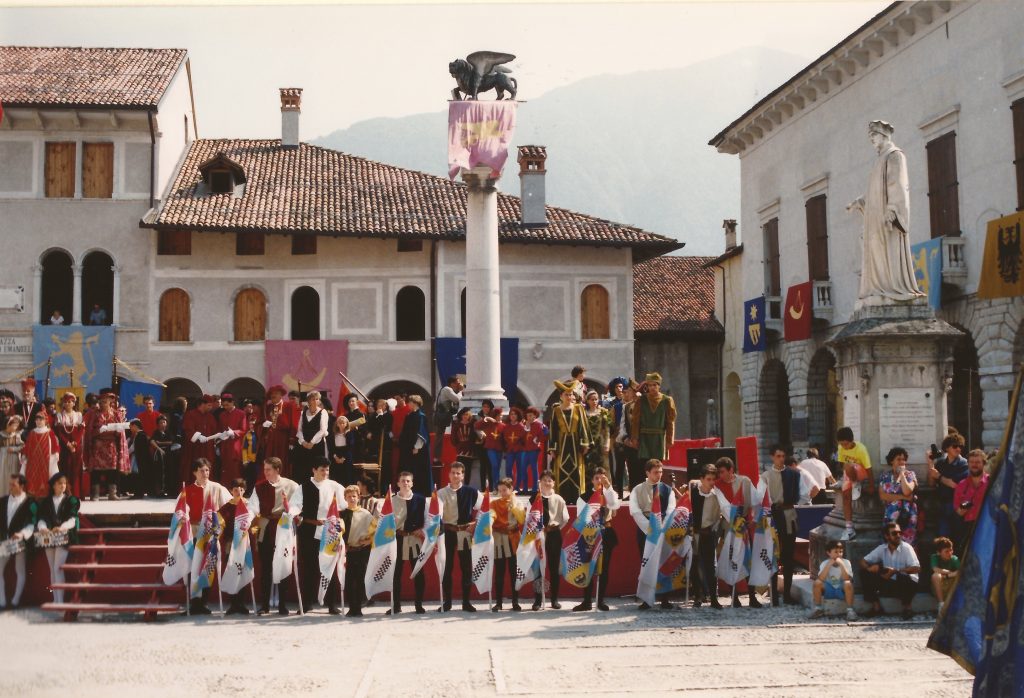 Gruppo Sbandieratori Città di Feltre 1990