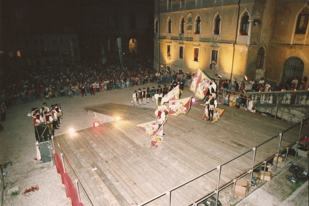 Spettacolo Gruppo Sbandieratori Città di Feltre - 1993